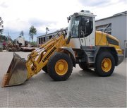 Экскаватор — погрузчик Liebherr L524 2plus1