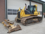 Komatsu D65PX-15-бульдозер