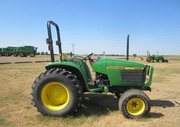 Трактор John Deere 4600