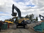 Гусеничный экскаватор VOLVO EC290BLC (069)